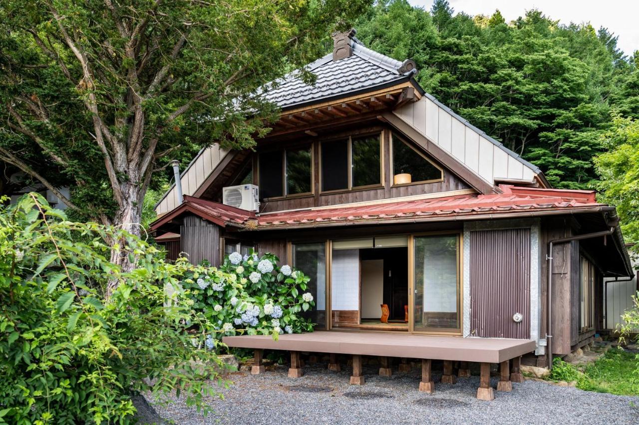 Livegrace House Lake Saiko 西湖古民家 Γιαμανάσι Εξωτερικό φωτογραφία